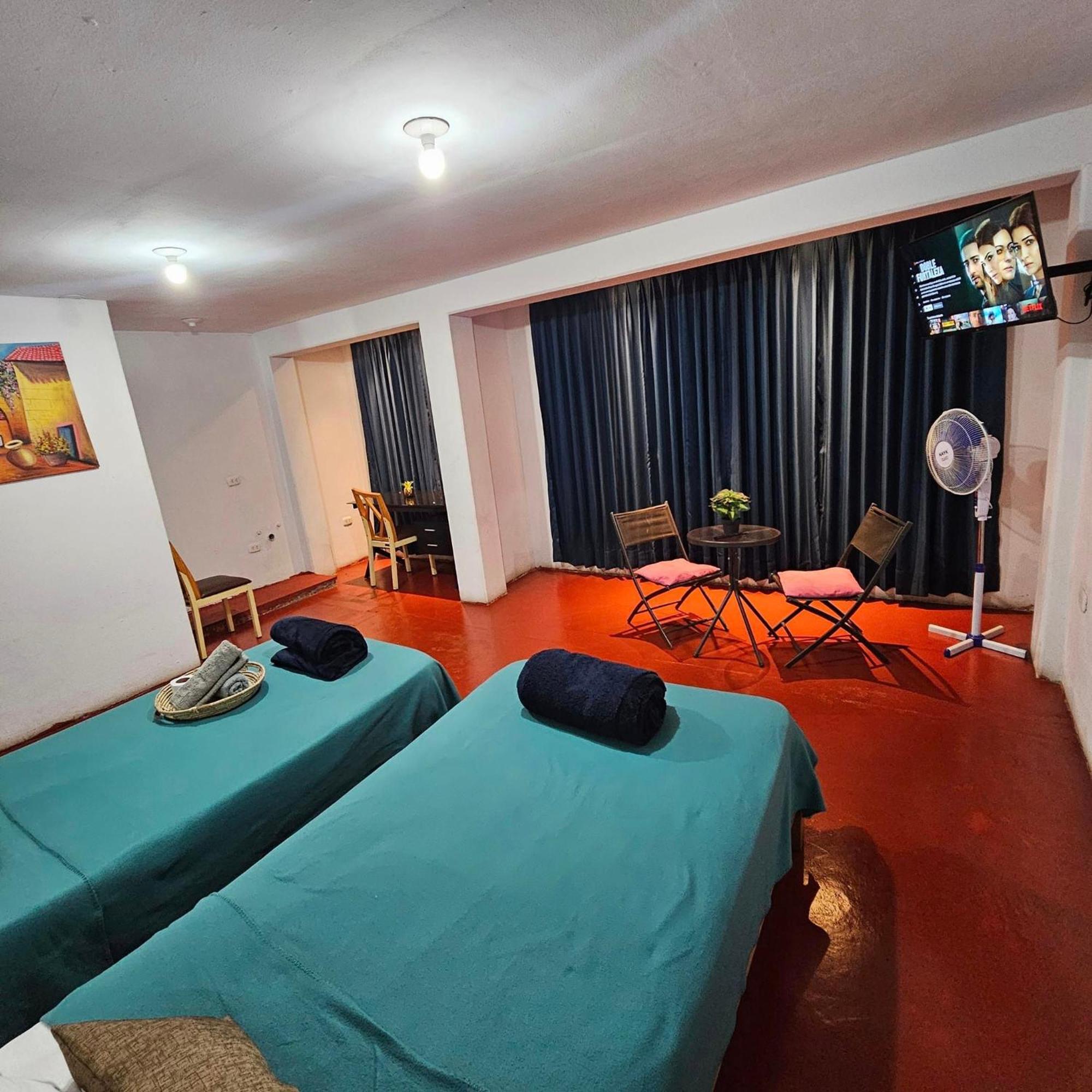 Lima Airport Hostel With Free Airport Pick Up Callao Esterno foto